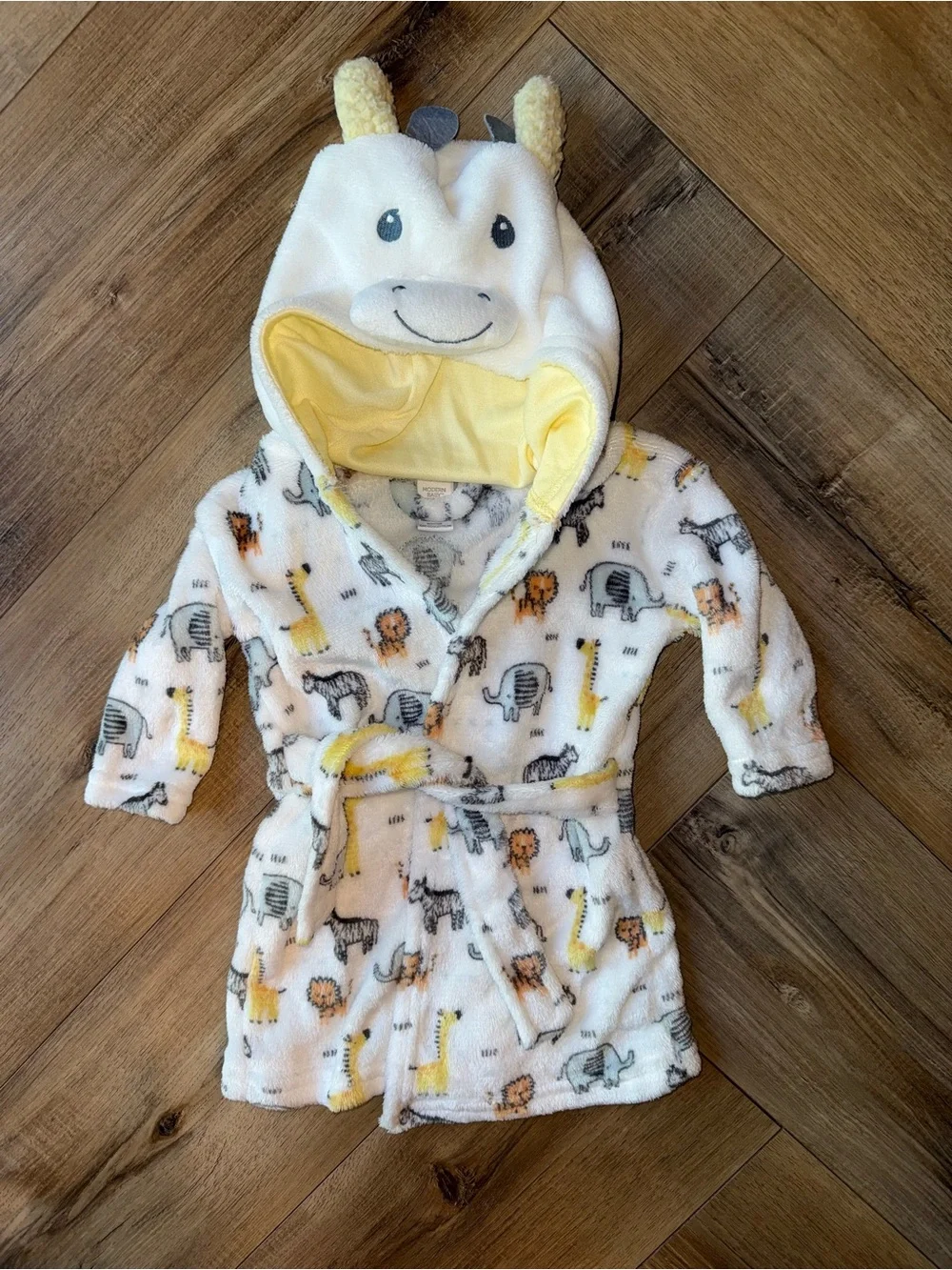 Cozy Giraffe Hooded Baby Bath Robe in White & Yellow